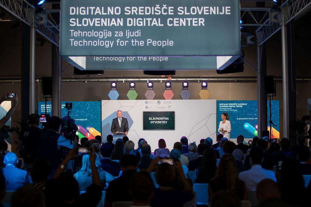 Fabulatorij Creative lab for experiential stories